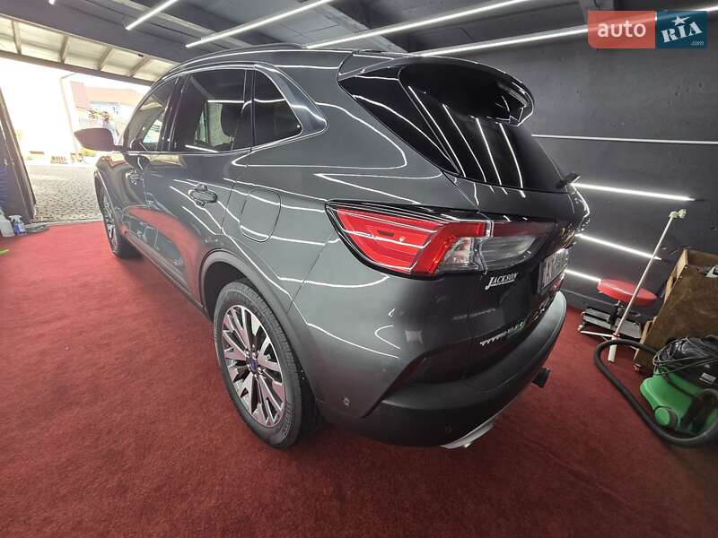 Позашляховик / Кросовер Ford Escape 2019 в Косові