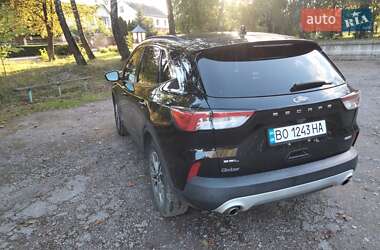 Позашляховик / Кросовер Ford Escape 2019 в 