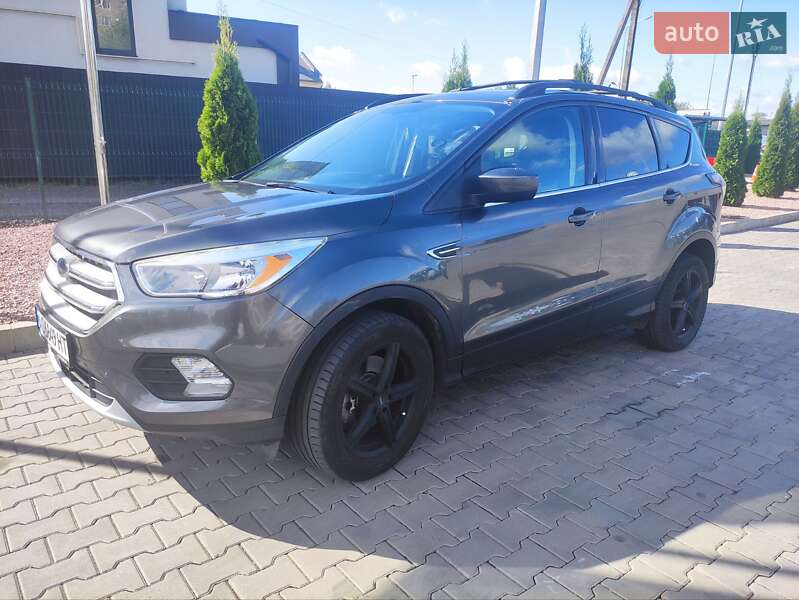 Внедорожник / Кроссовер Ford Escape 2017 в Луцке
