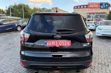 Позашляховик / Кросовер Ford Escape 2018 в 