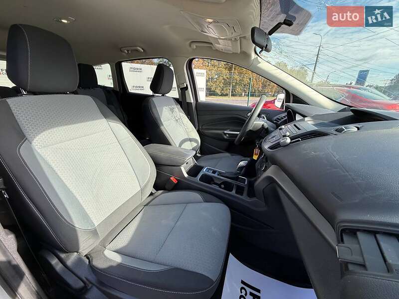 Внедорожник / Кроссовер Ford Escape 2018 в Луцке