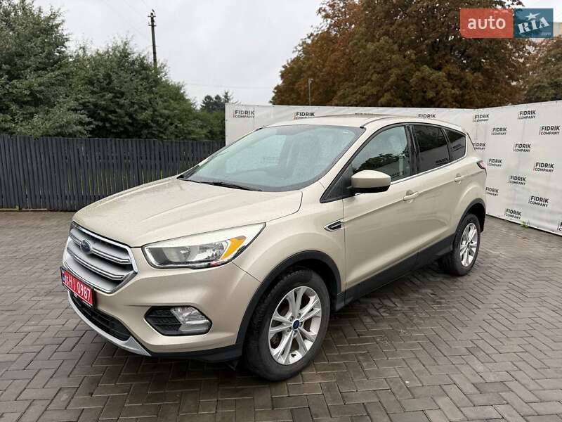 Позашляховик / Кросовер Ford Escape 2017 в Луцьку