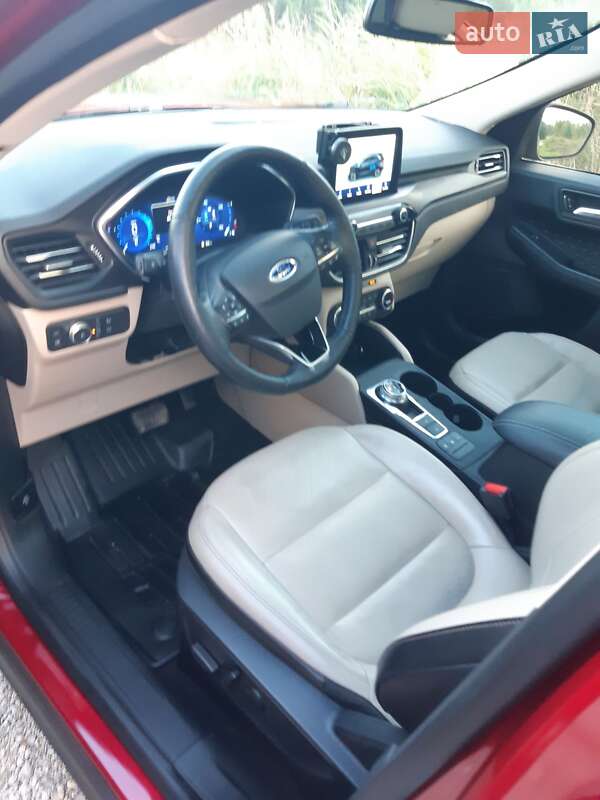 Позашляховик / Кросовер Ford Escape 2020 в Львові