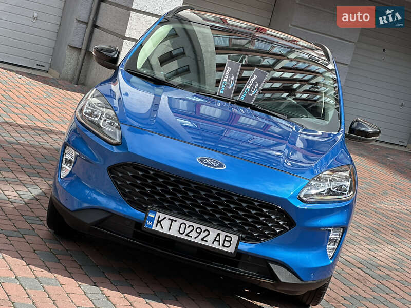 Внедорожник / Кроссовер Ford Escape 2020 в Ивано-Франковске