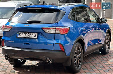 Внедорожник / Кроссовер Ford Escape 2020 в 