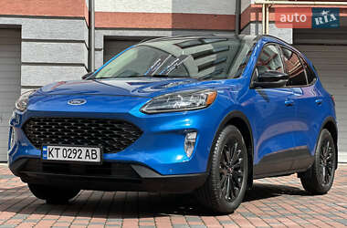 Внедорожник / Кроссовер Ford Escape 2020 в 