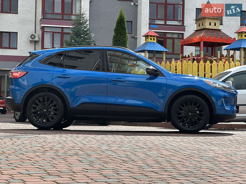 Внедорожник / Кроссовер Ford Escape 2020 в Ивано-Франковске