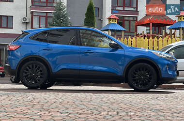 Внедорожник / Кроссовер Ford Escape 2020 в 