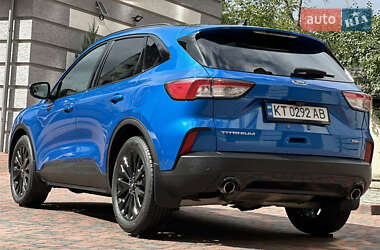 Внедорожник / Кроссовер Ford Escape 2020 в 