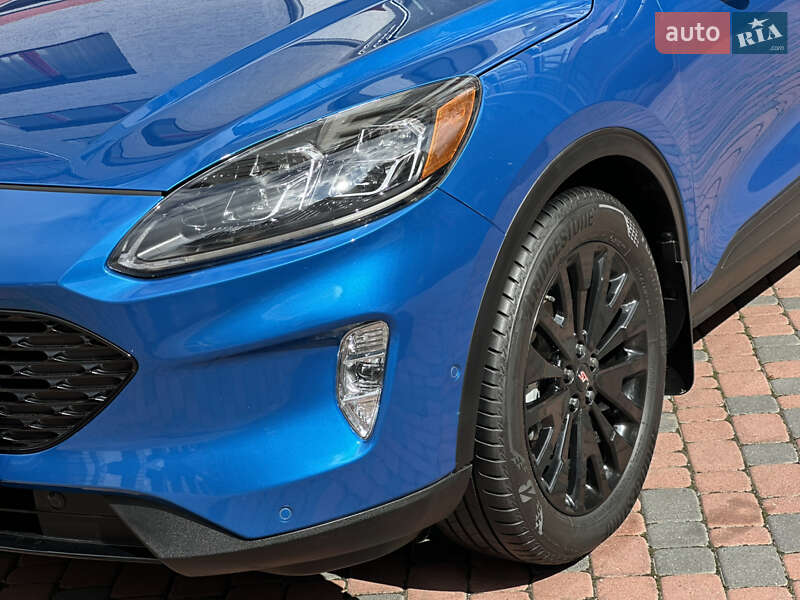 Внедорожник / Кроссовер Ford Escape 2020 в Ивано-Франковске