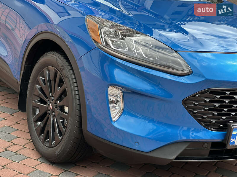 Внедорожник / Кроссовер Ford Escape 2020 в Ивано-Франковске