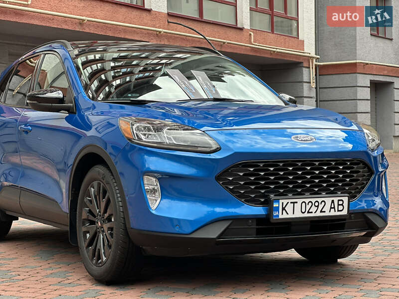 Внедорожник / Кроссовер Ford Escape 2020 в Ивано-Франковске