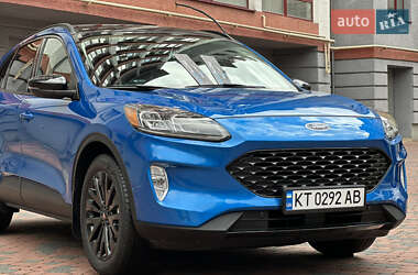 Внедорожник / Кроссовер Ford Escape 2020 в 