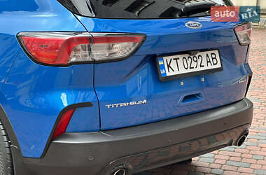 Внедорожник / Кроссовер Ford Escape 2020 в 