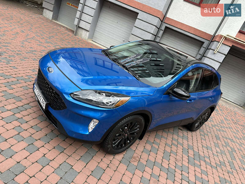 Внедорожник / Кроссовер Ford Escape 2020 в Ивано-Франковске