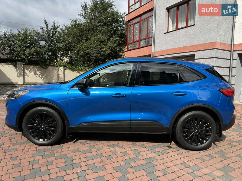 Внедорожник / Кроссовер Ford Escape 2020 в Ивано-Франковске