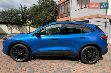 Внедорожник / Кроссовер Ford Escape 2020 в 