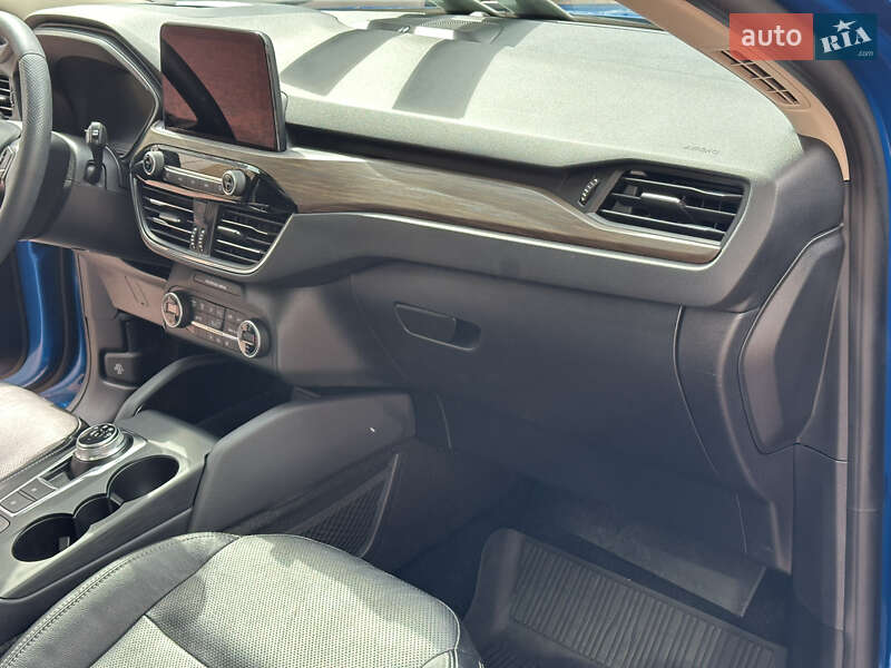 Внедорожник / Кроссовер Ford Escape 2020 в Ивано-Франковске