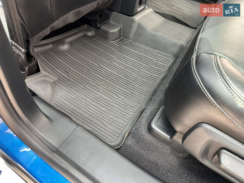 Внедорожник / Кроссовер Ford Escape 2020 в Ивано-Франковске