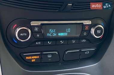 Внедорожник / Кроссовер Ford Escape 2015 в 