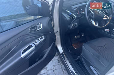 Внедорожник / Кроссовер Ford Escape 2018 в 