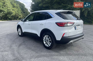 Внедорожник / Кроссовер Ford Escape 2020 в 
