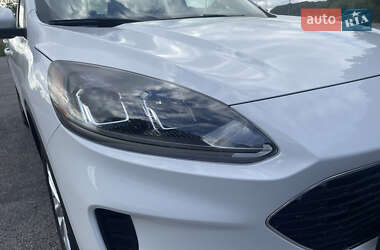 Внедорожник / Кроссовер Ford Escape 2020 в 
