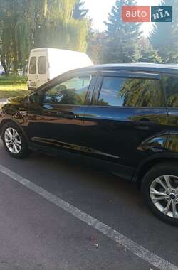 Внедорожник / Кроссовер Ford Escape 2016 в 