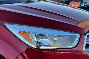 Внедорожник / Кроссовер Ford Escape 2018 в 