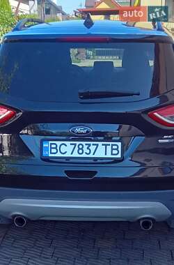 Внедорожник / Кроссовер Ford Escape 2012 в 