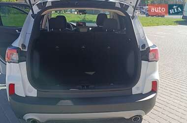 Внедорожник / Кроссовер Ford Escape 2020 в 