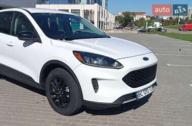 Внедорожник / Кроссовер Ford Escape 2020 в 