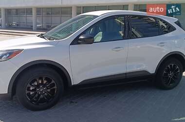 Внедорожник / Кроссовер Ford Escape 2020 в 