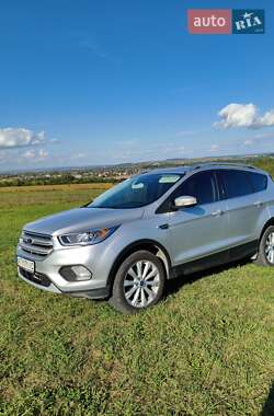Внедорожник / Кроссовер Ford Escape 2017 в Ивано-Франковске