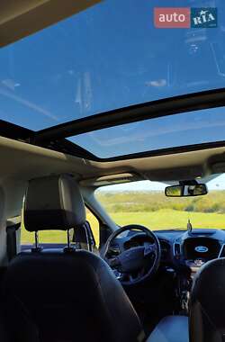 Внедорожник / Кроссовер Ford Escape 2017 в 