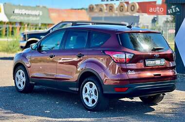 Внедорожник / Кроссовер Ford Escape 2018 в 