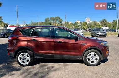Внедорожник / Кроссовер Ford Escape 2018 в 