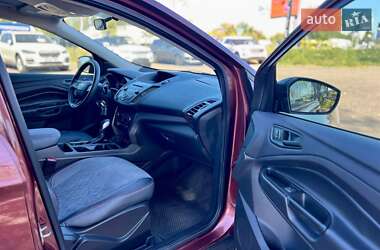 Внедорожник / Кроссовер Ford Escape 2018 в 