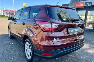 Внедорожник / Кроссовер Ford Escape 2018 в 