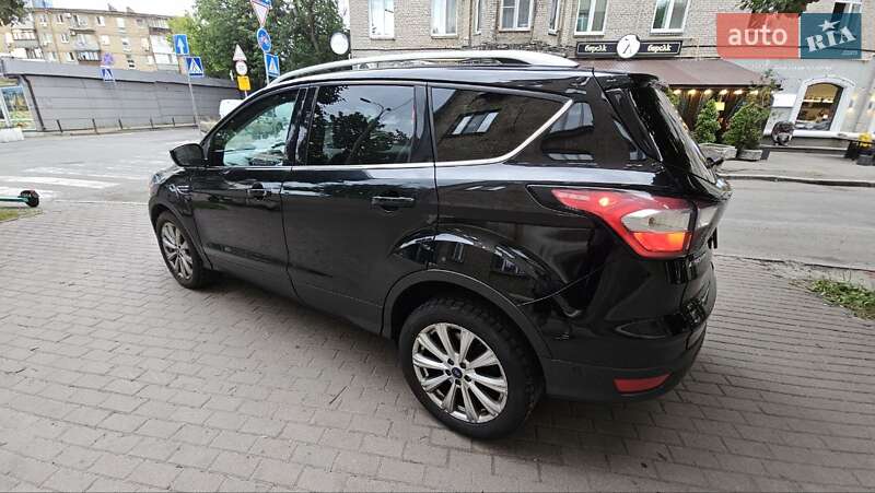 Внедорожник / Кроссовер Ford Escape 2017 в Киеве