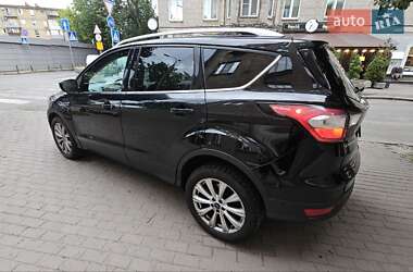Внедорожник / Кроссовер Ford Escape 2017 в 