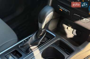 Внедорожник / Кроссовер Ford Escape 2018 в 