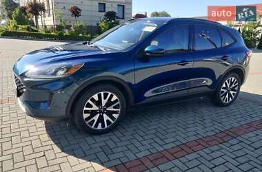 Внедорожник / Кроссовер Ford Escape 2019 в 