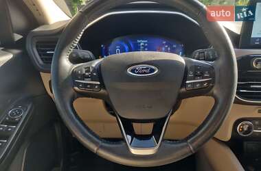 Внедорожник / Кроссовер Ford Escape 2019 в 