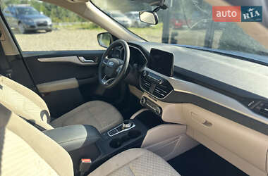 Внедорожник / Кроссовер Ford Escape 2020 в 
