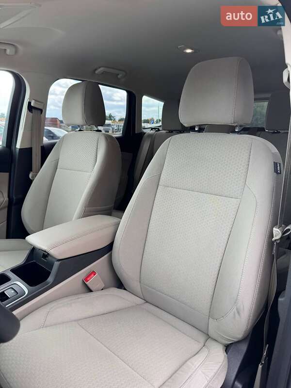 Позашляховик / Кросовер Ford Escape 2017 в Вінниці