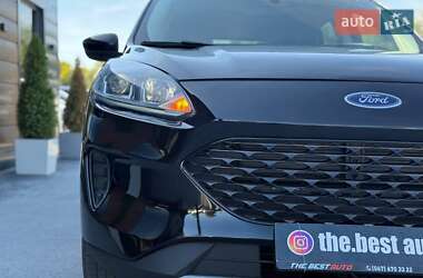 Внедорожник / Кроссовер Ford Escape 2020 в 