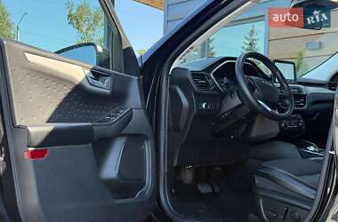 Внедорожник / Кроссовер Ford Escape 2020 в 