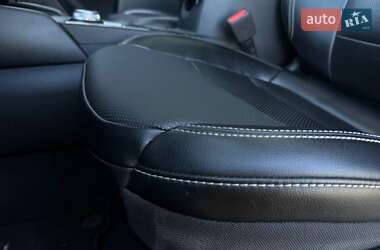 Внедорожник / Кроссовер Ford Escape 2020 в 