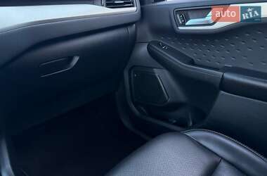 Внедорожник / Кроссовер Ford Escape 2020 в 